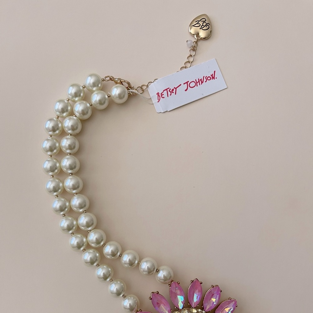 Betsey Johnson NWT Bee Mine pink jewel Daisy necklace with pearls - Picture 8 of 10
